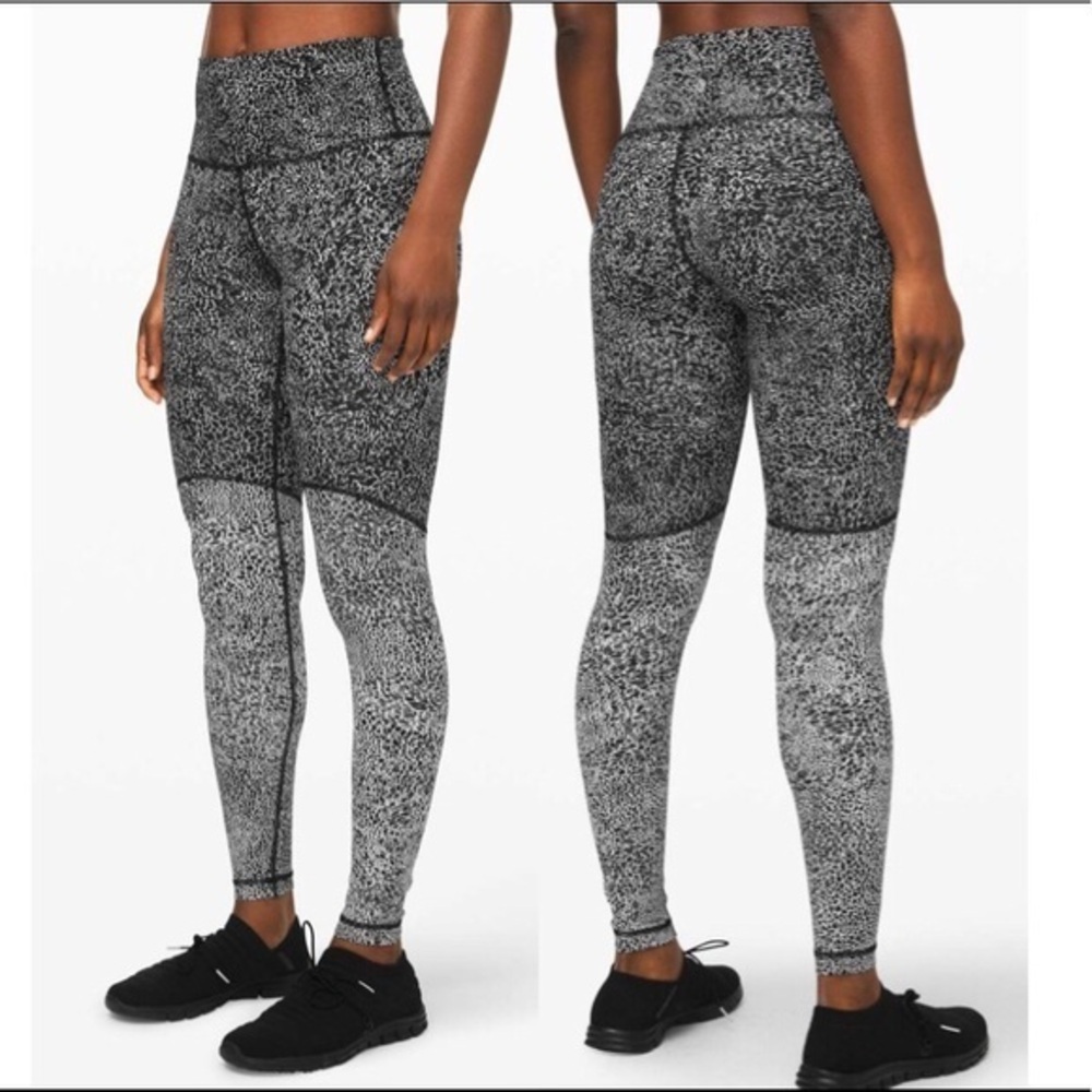Lululemon Wunder Under Tight Sz 2 B&W EUC